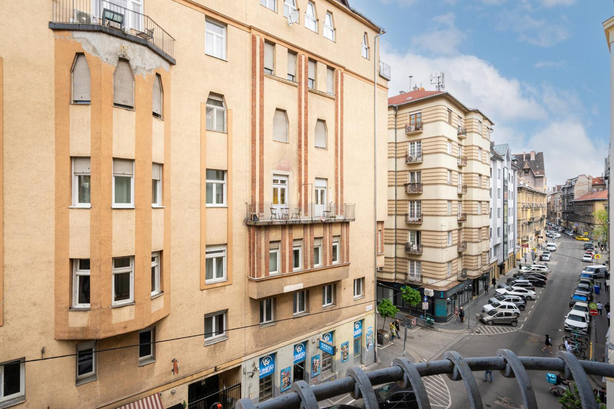 Bpr W21 Retro Home With Balcony Budapest Extérieur photo